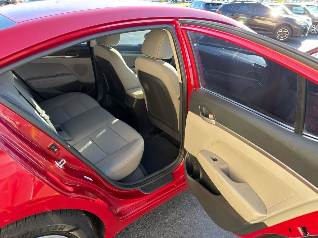 Used 2019 Hyundai Elantra SE FWD image 10