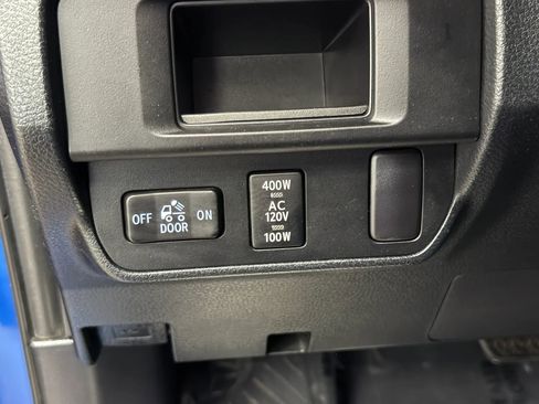 Used 2016 Toyota Tacoma TRD Sport w/ Towing Package image 25