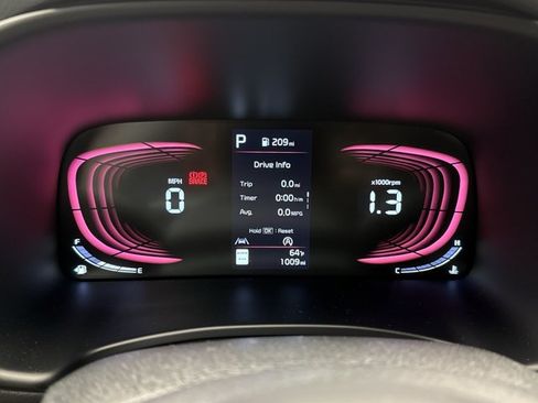 Used 2025 Kia Soul LX w/ LX Technology Package FWD image 13
