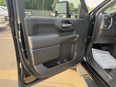 Used 2021 Chevrolet Silverado 2500 LTZ w/ LTZ Convenience Package AWD/4WD image 8