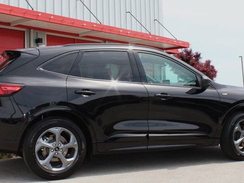 Used 2024 Ford Escape ST-Line w/ Cold Weather Package FWD image 10