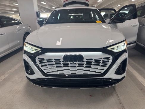 Used 2024 Audi Q8 e-tron Prestige w/ Prestige Package AWD/4WD image 2
