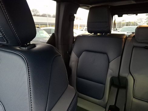 Used 2023 Ford Bronco Outer Banks w/ Sasquatch Package image 18