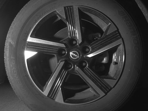 Used 2025 Nissan Sentra SV FWD image 13
