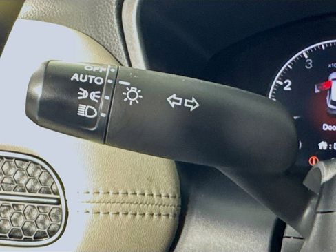 Used 2023 Honda HR-V LX image 12