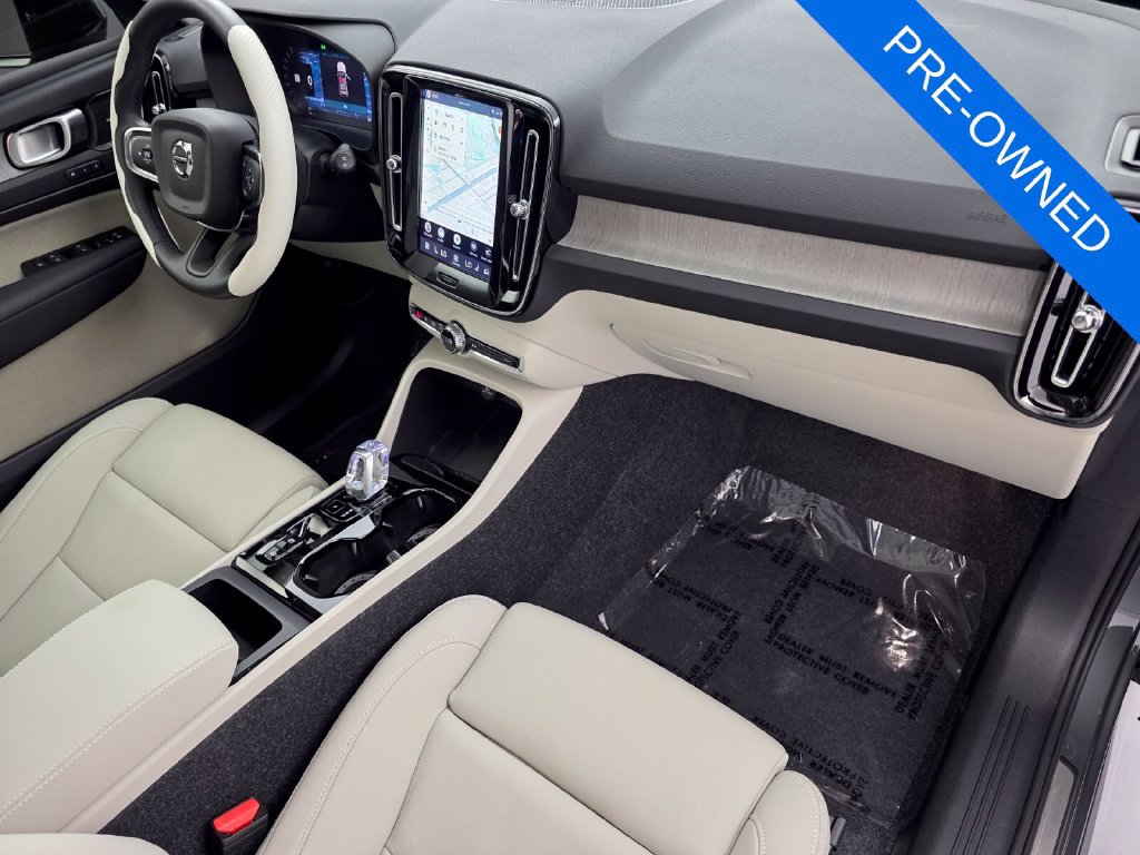Used 2026 Volvo XC40 B4 Plus w/ Protection Package FWD image 30