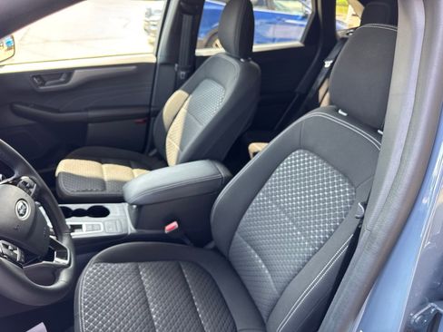 Certified 2023 Ford Escape Active AWD/4WD image 25
