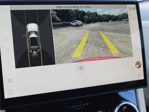 New 2025 Jaguar F-PACE R-Dynamic S image 19