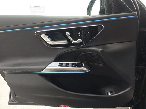 Used 2025 Mercedes-Benz E 350 4MATIC Sedan w/ MBUS Superscreen Package image 9