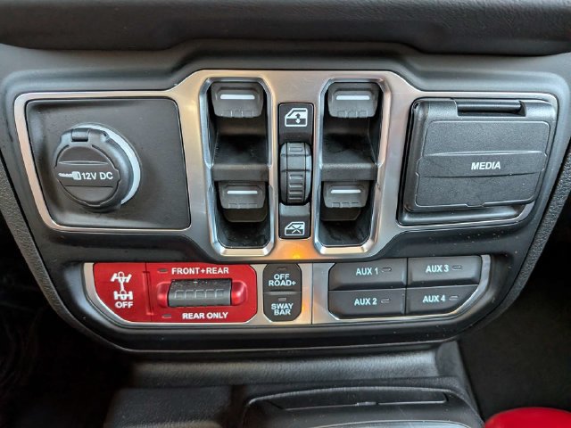 Certified 2026 Jeep Wrangler Unlimited Rubicon AWD/4WD image 27