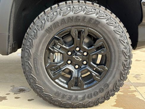 Used 2026 Chevrolet Silverado 1500 ZR2 w/ Dark Appearance Package image 10