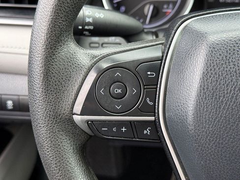 Used 2021 Toyota Camry LE image 19