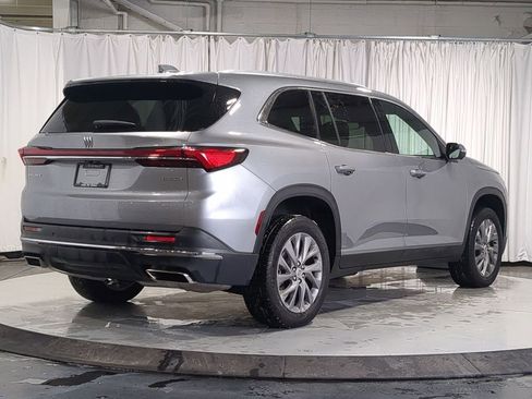 Used 2025 Buick Enclave Preferred image 17