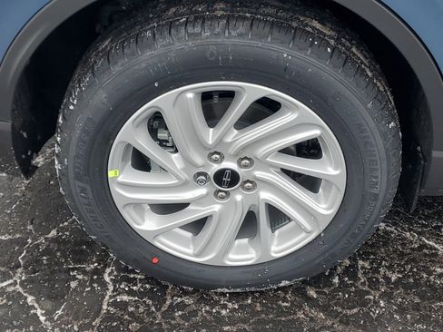 New 2026 Lincoln Corsair Premiere image 5