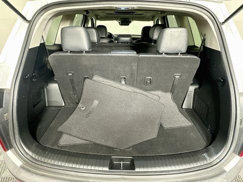 Used 2020 Kia Telluride S w/ S 8 Passenger Seating Package FWD image 30