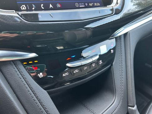 Used 2024 Cadillac XT6 Sport w/ Technology Package AWD/4WD image 36