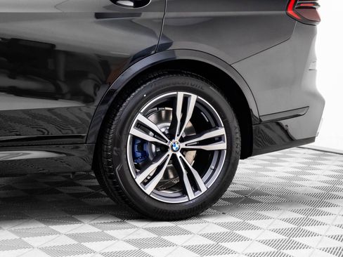Certified 2025 BMW X7 xDrive40i w/ Executive Package image 36