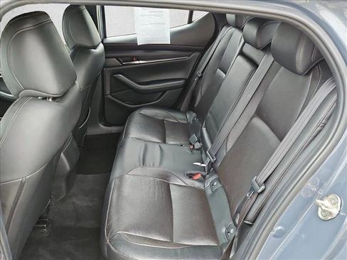 Used 2020 MAZDA MAZDA3 Hatchback w/ Premium Package FWD image 17