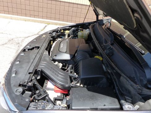 Used 2019 Chrysler Pacifica Touring-L Plus w/ Tire & Wheel Group FWD image 15