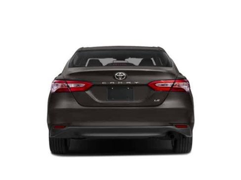 Used 2018 Toyota Camry L image 5