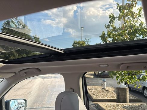 Used 2025 Honda Pilot Touring image 30