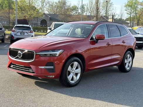 Used 2022 Volvo XC60 B5 Momentum image 7