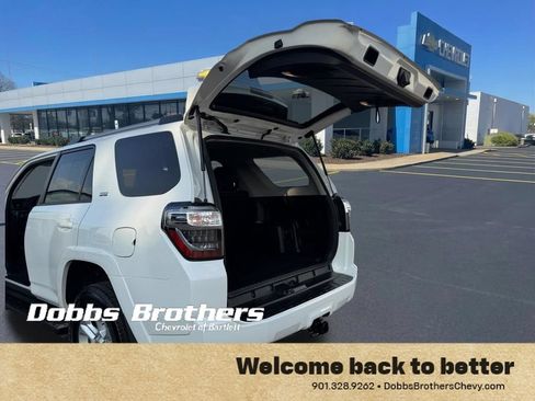 Used 2024 Toyota 4Runner SR5 Premium AWD/4WD image 37