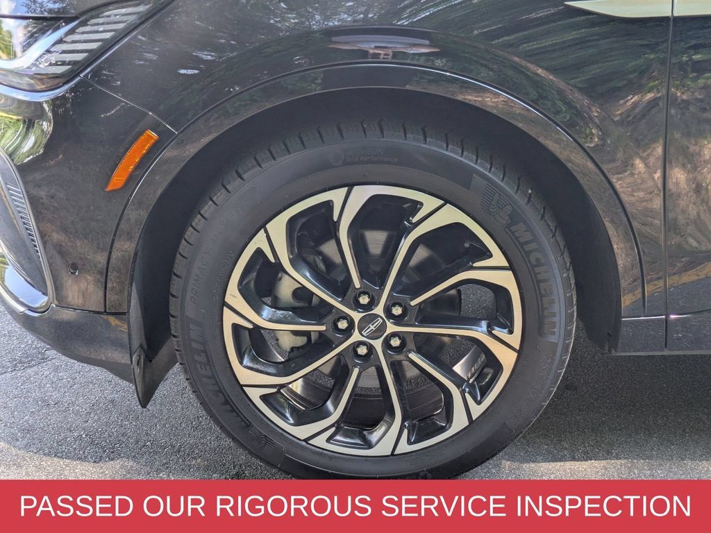 Used 2024 Lincoln Nautilus Reserve AWD/4WD image 7