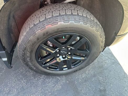 Used 2024 Chevrolet Silverado 1500 RST w/ Z71 Off-Road Package image 20