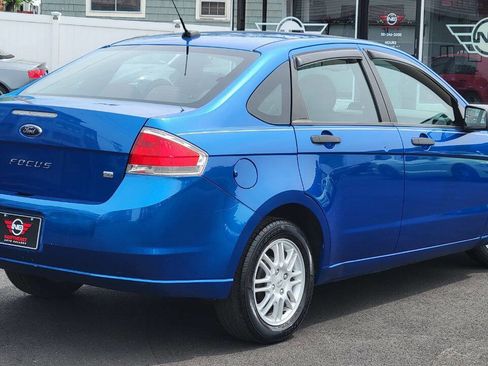 Used 2010 Ford Focus SE FWD image 6
