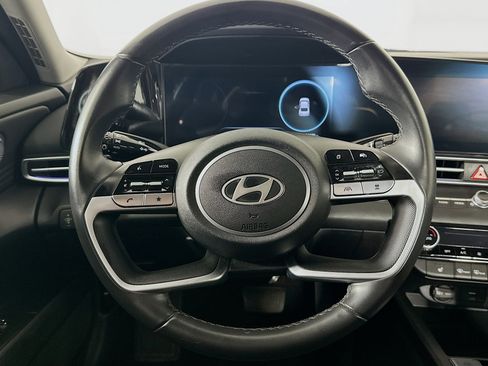 Used 2025 Hyundai Elantra SEL FWD image 18