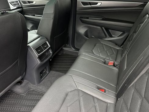 New 2026 Volkswagen Atlas Cross Sport SE image 10