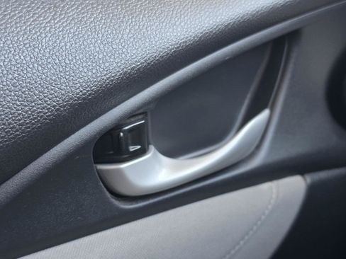 Used 2018 Honda Civic EX image 10