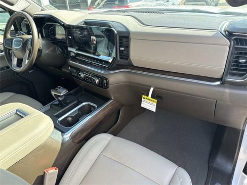 Used 2022 GMC Sierra 1500 SLT image 17