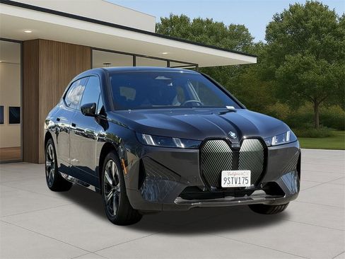 Used 2026 BMW iX xDrive45 w/ Climate Comfort Package image 4