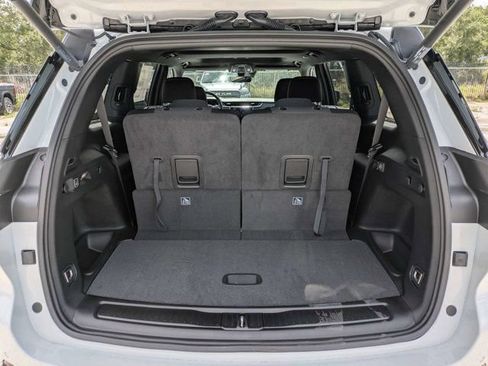 New 2026 Jeep Grand Cherokee L 2WD image 12