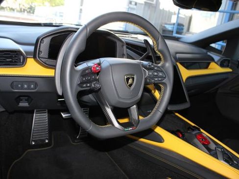 Used 2024 Lamborghini Revuelto AWD/4WD image 15