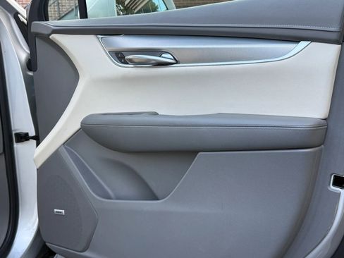 Used 2020 Cadillac XT5 Premium Luxury FWD image 38