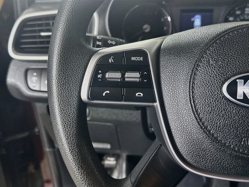 Used 2020 Kia Sorento LX FWD image 14