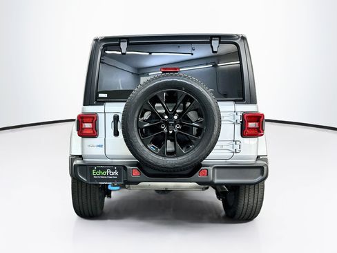 Used 2023 Jeep Wrangler Unlimited Sahara AWD/4WD image 7