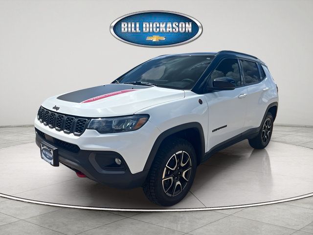 Used 2024 Jeep Compass Trailhawk AWD/4WD image 3