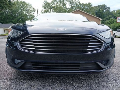 Used 2020 Ford Fusion SE FWD image 3