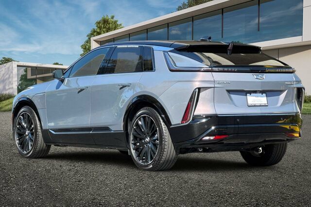 Certified 2024 Cadillac Lyriq Luxury w/ Nappa Leather Package AWD/4WD image 6