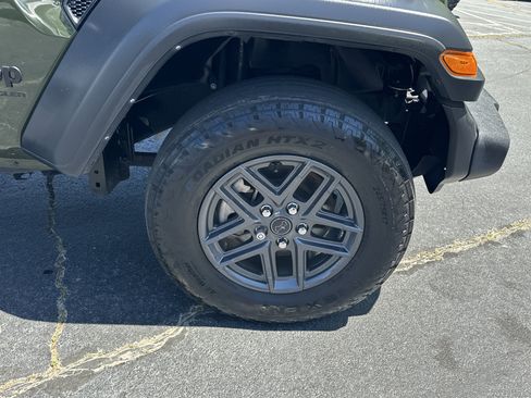Used 2024 Jeep Wrangler Sport S AWD/4WD image 15