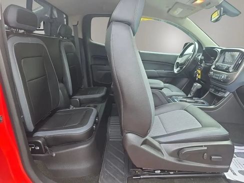 Used 2016 Chevrolet Colorado Z71 AWD/4WD image 12
