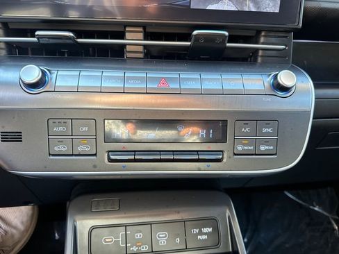 Used 2024 Hyundai Kona Limited FWD image 38
