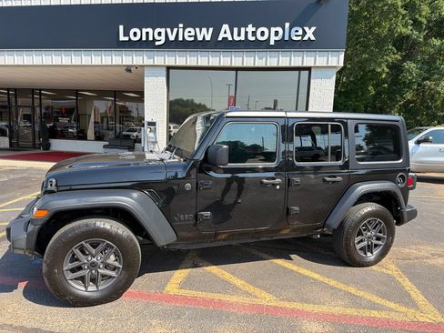 Used 2024 Jeep Wrangler Unlimited Sport AWD/4WD image 2