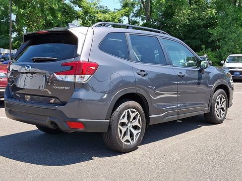 Used 2023 Subaru Forester Premium AWD/4WD image 6