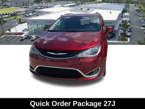 Certified 2019 Chrysler Pacifica Touring-L Plus image 3