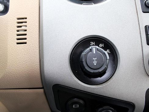 Used 2015 Ford F350 XLT w/ XLT Premium Package image 29